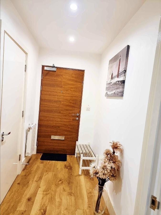 Your Riverside Home 2 With Private Balcony London Exteriör bild