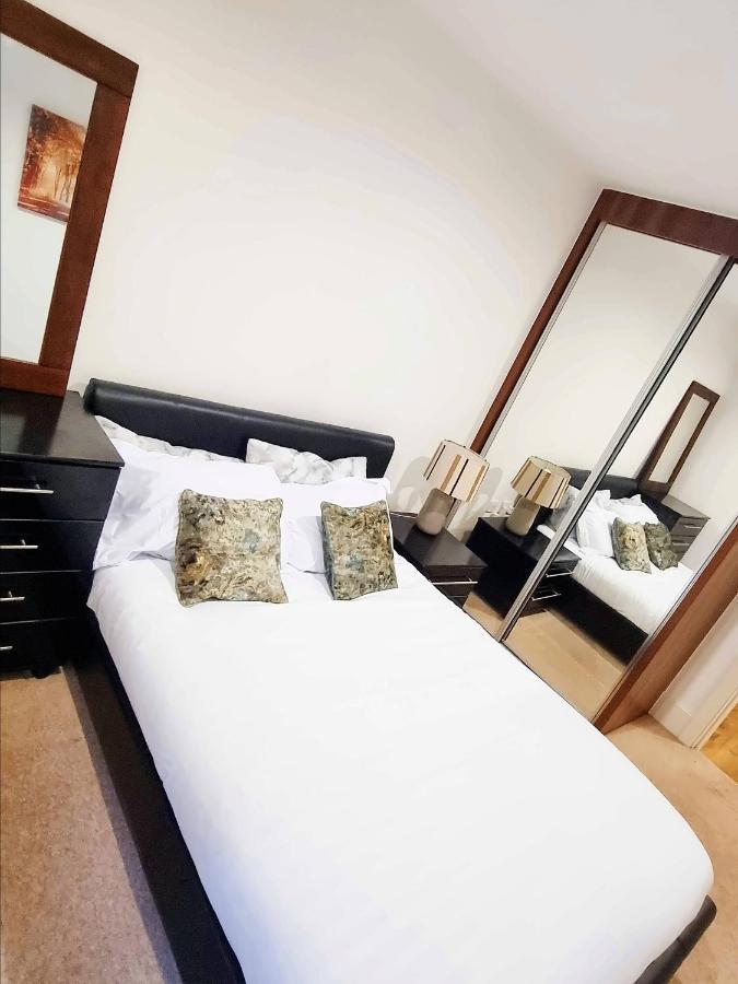 Your Riverside Home 2 With Private Balcony London Exteriör bild