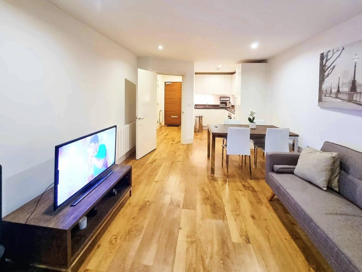 Your Riverside Home 2 With Private Balcony London Exteriör bild