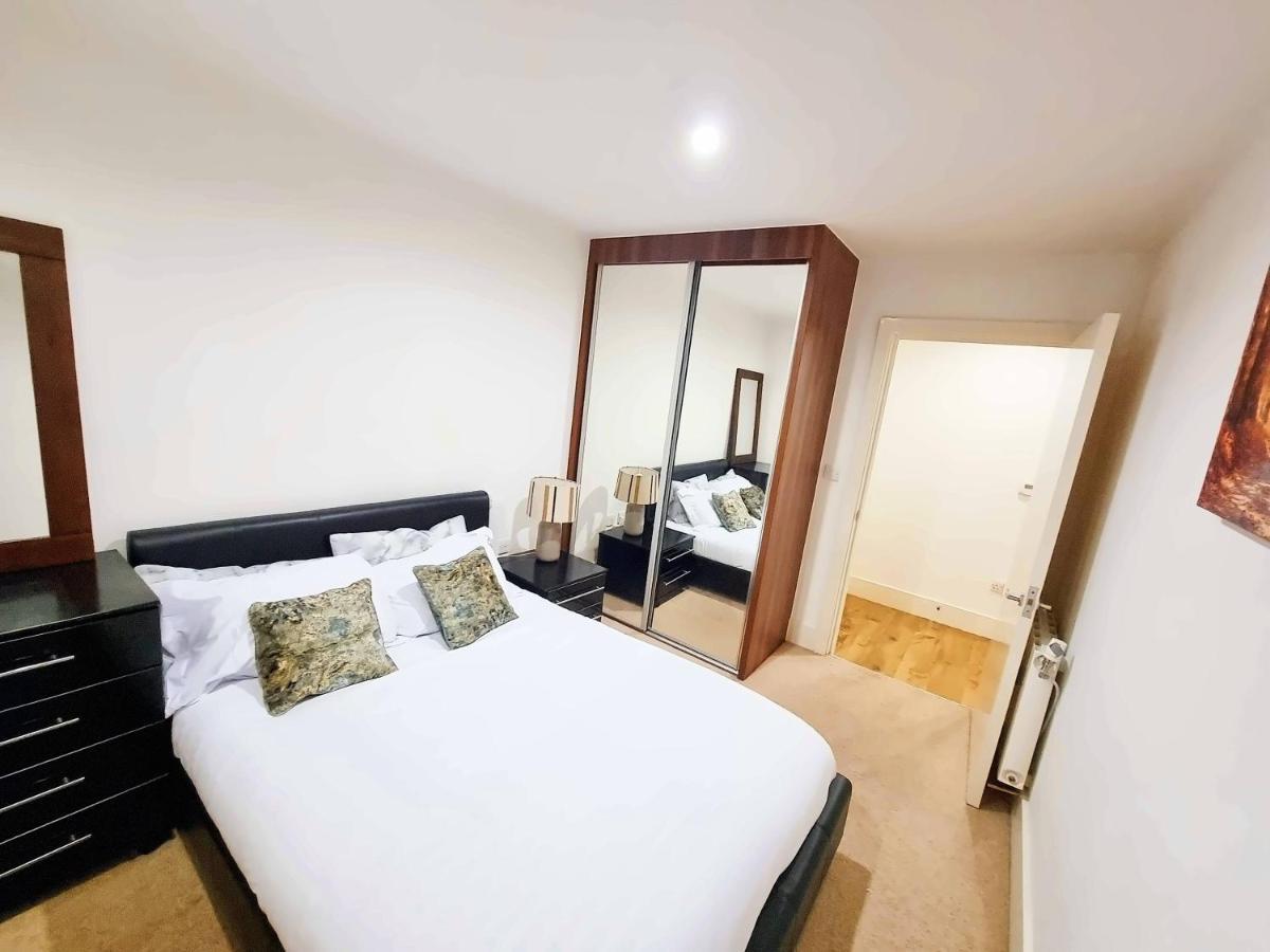 Your Riverside Home 2 With Private Balcony London Exteriör bild